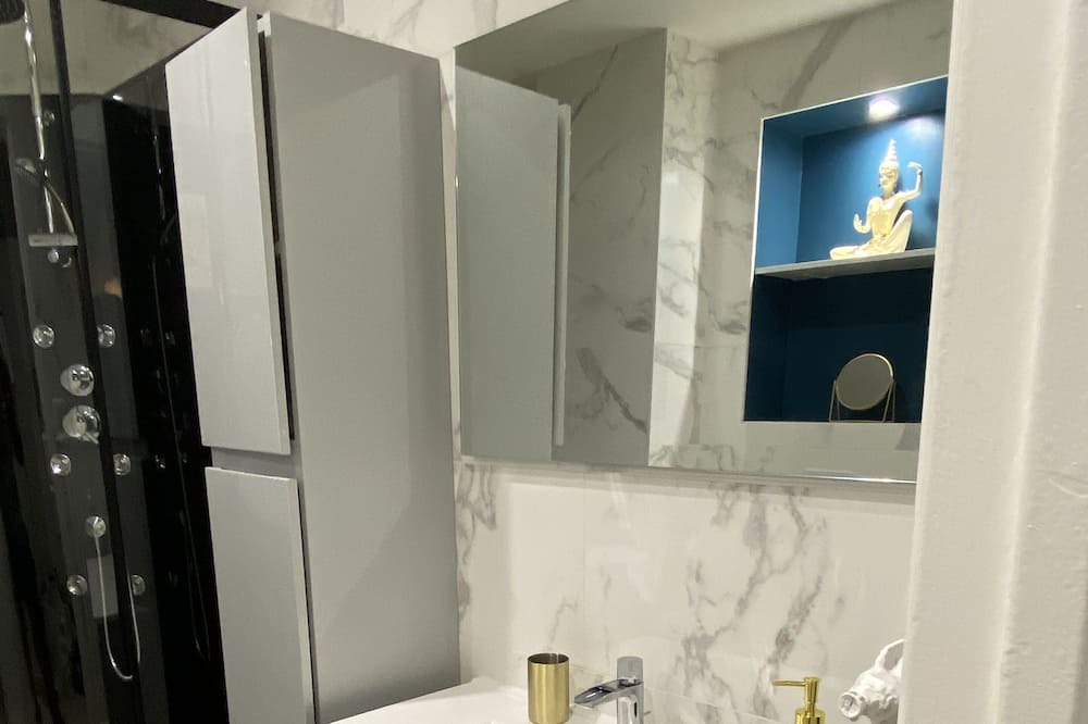 Photo of Bathroom in Plantieres Queuleu