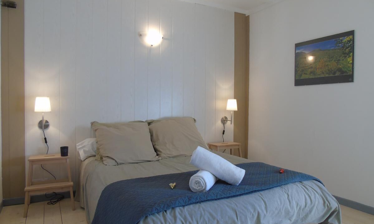 Photo of Bedroom in Saint-Ilpize