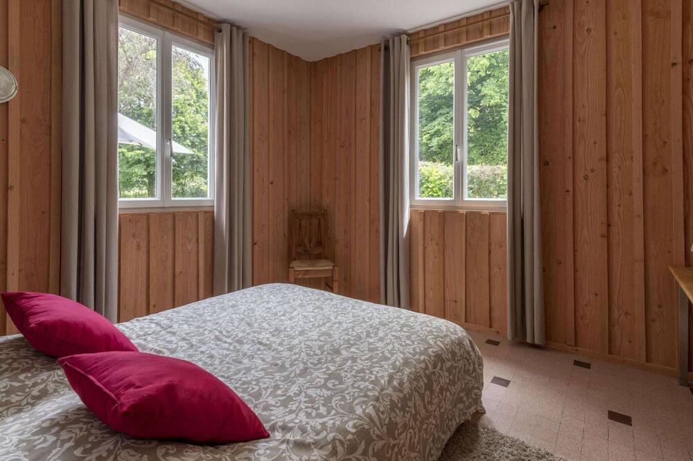 Photo of Bedroom in Cuzy