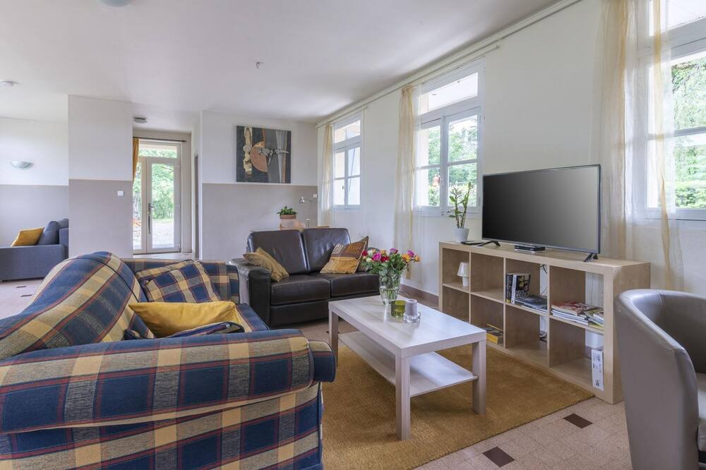 Photo of Livingroom in Cuzy