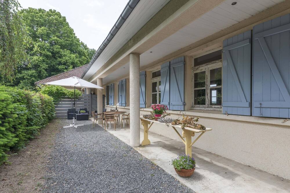 Photo of Patio Balcony in Cuzy