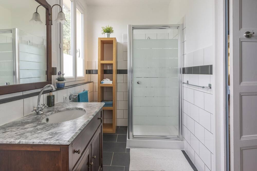 Photo of Bathroom in Cuzy