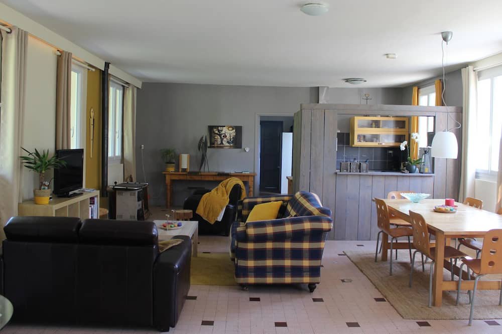Photo of Livingroom in Cuzy