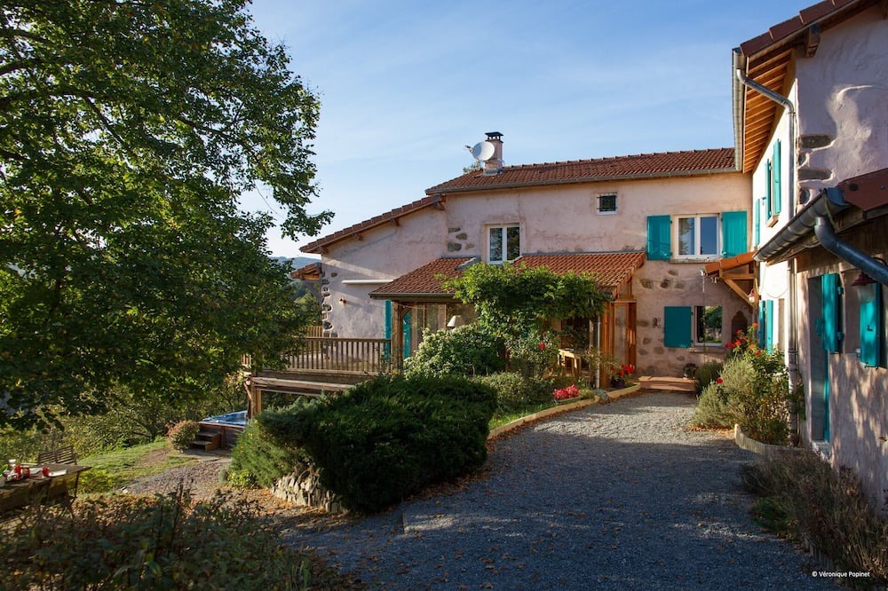 Photo of Outdoor in Saint-Jean-Saint-Maurice-sur-Loire