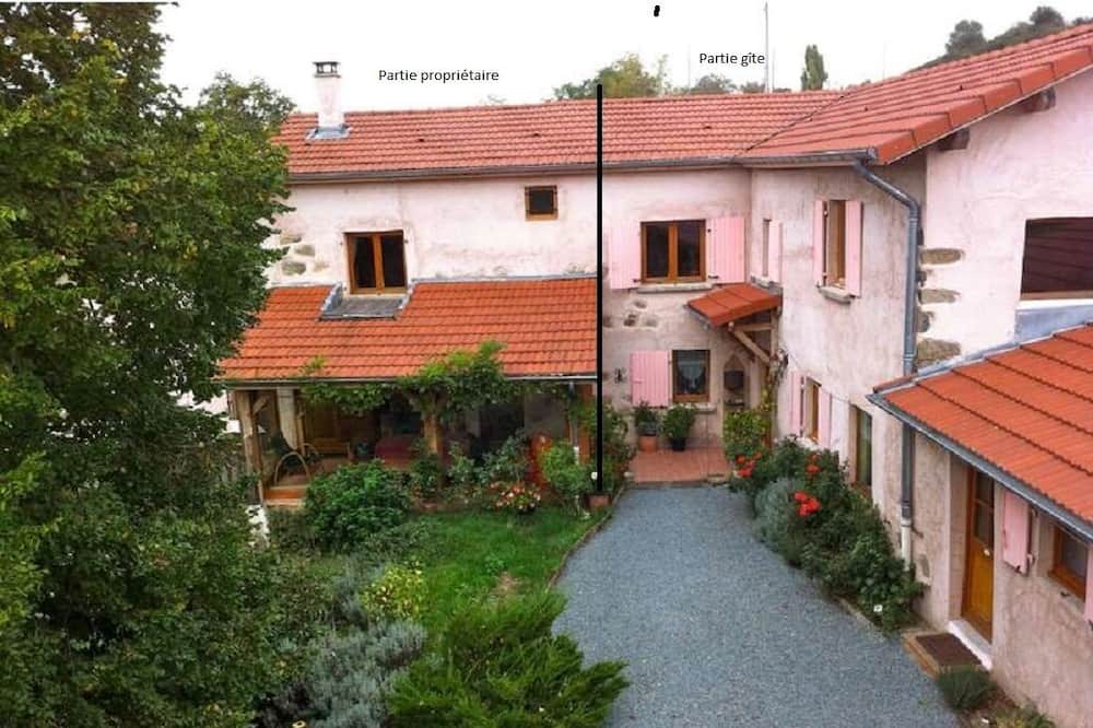 Photo of Outdoor in Saint-Jean-Saint-Maurice-sur-Loire