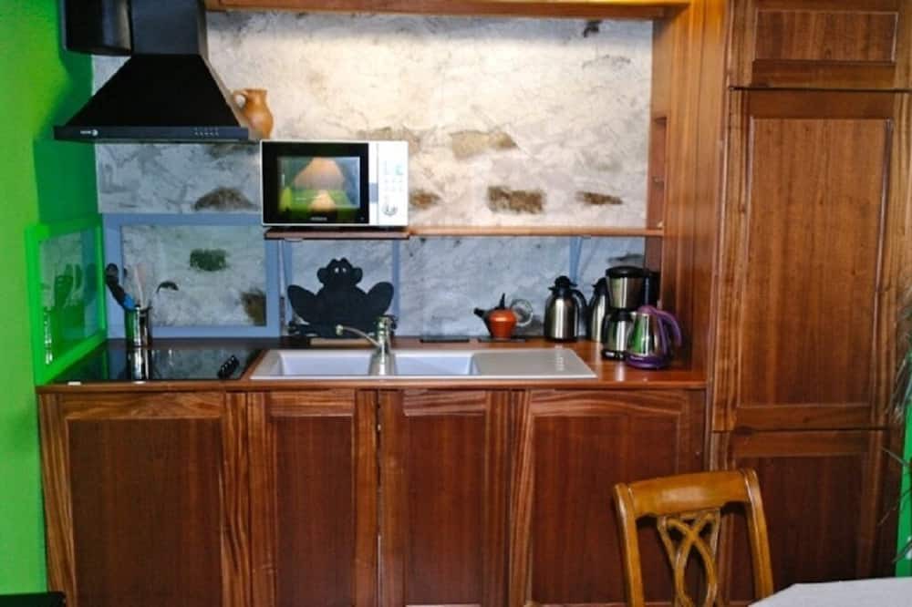 Photo of Kitchen in Saint-Jean-Saint-Maurice-sur-Loire
