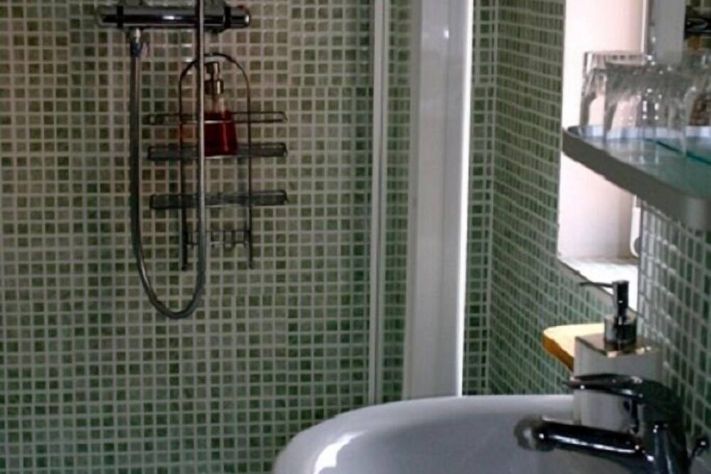 Photo of Bathroom in Saint-Jean-Saint-Maurice-sur-Loire