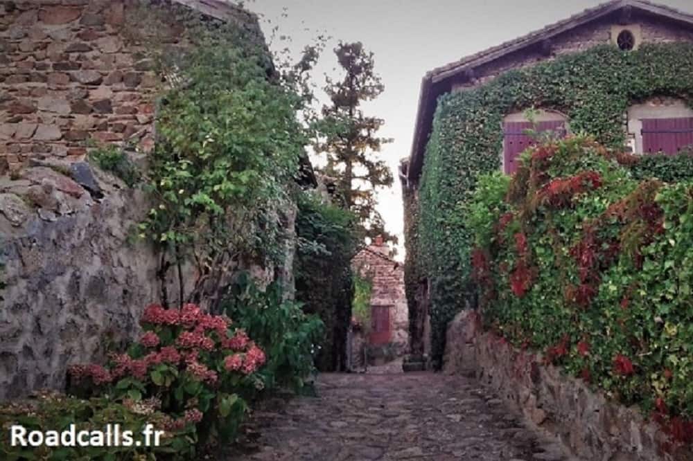 Photo of Outdoor in Saint-Jean-Saint-Maurice-sur-Loire