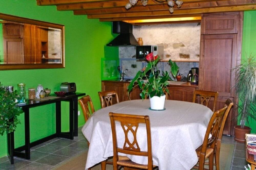 Photo of Kitchen in Saint-Jean-Saint-Maurice-sur-Loire