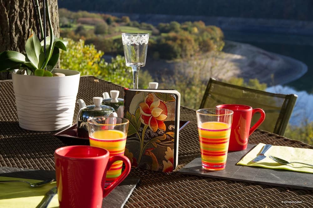 Photo of Patio Balcony in Saint-Jean-Saint-Maurice-sur-Loire
