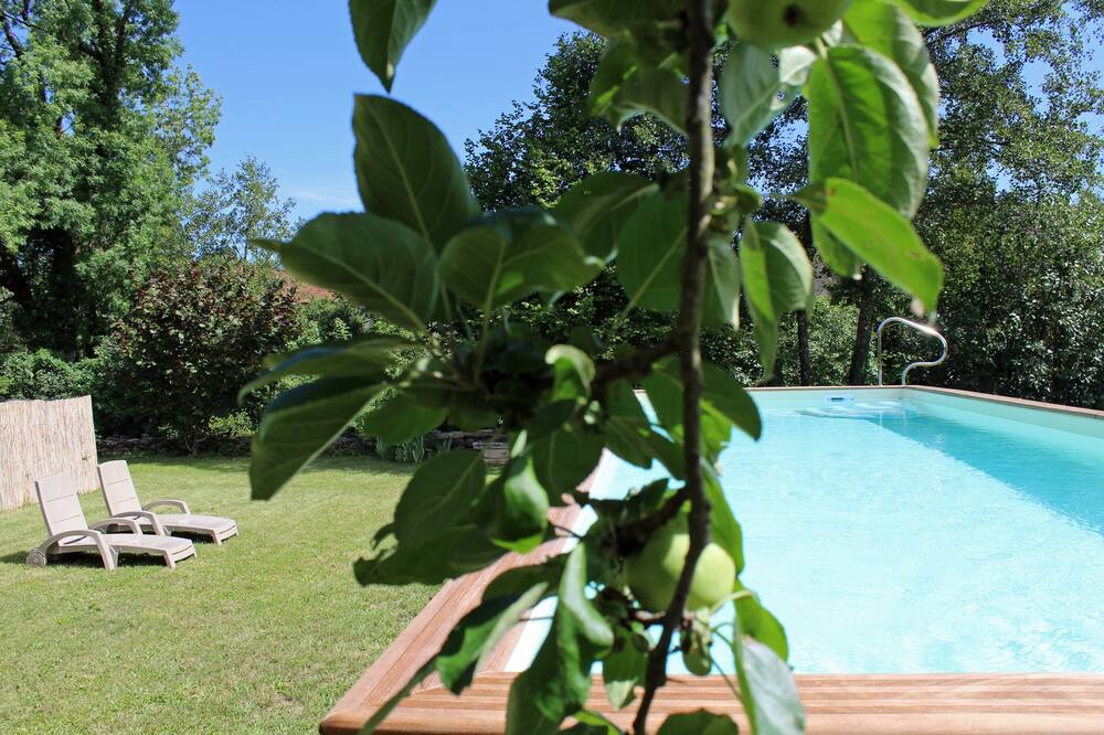 Photo of Outdoor in Vauconcourt-Nervezain