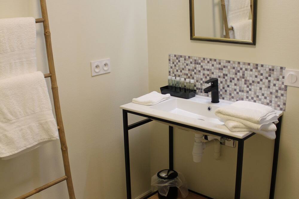 Photo of Bathroom in Vauconcourt-Nervezain