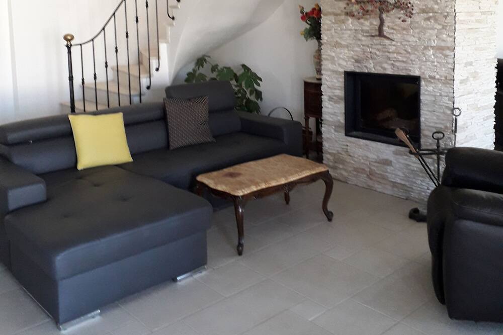 Photo of Livingroom in Caromb