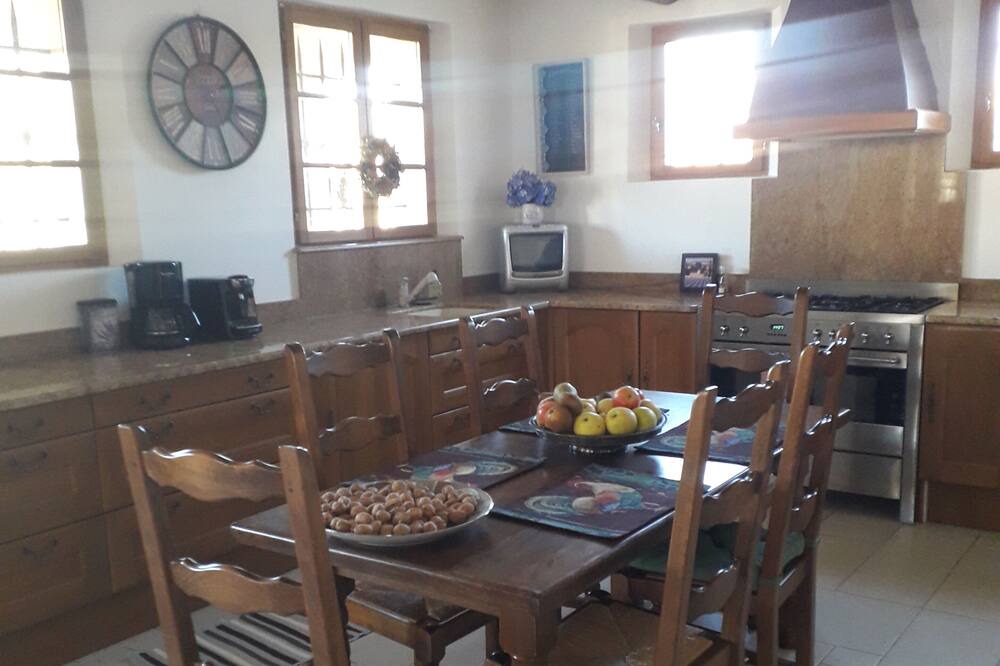 Photo of Kitchen in Caromb