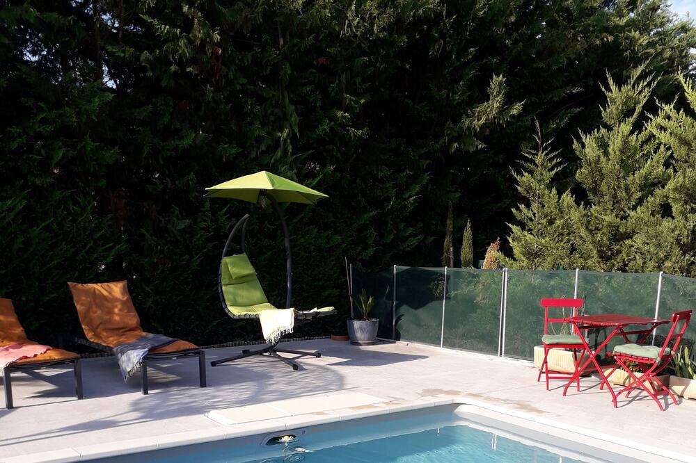 Photo of Outdoor in Caromb