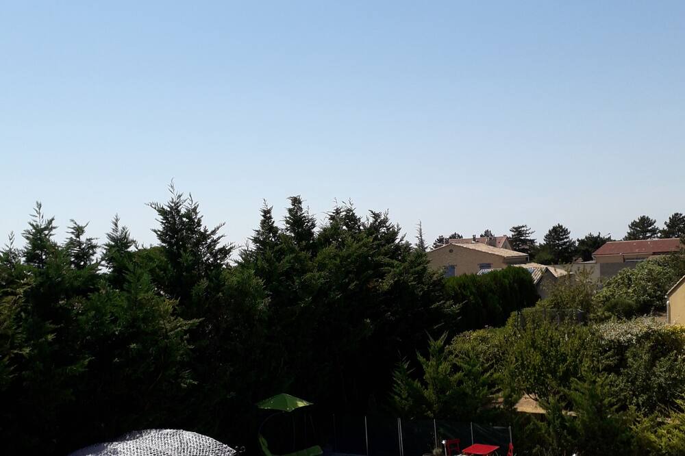 Photo of Outdoor in Caromb