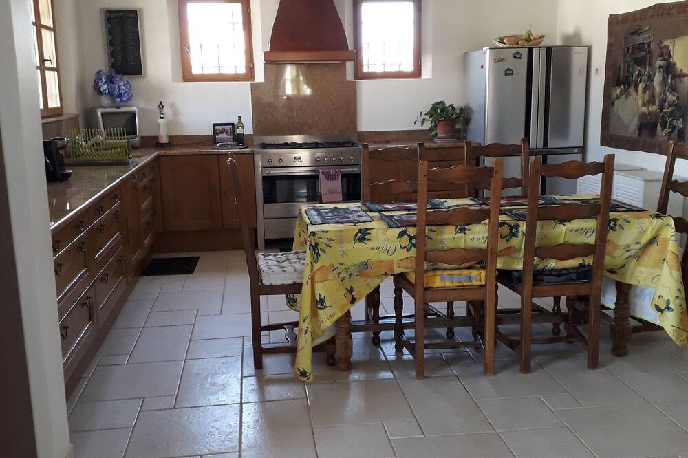 Photo of Kitchen in Caromb