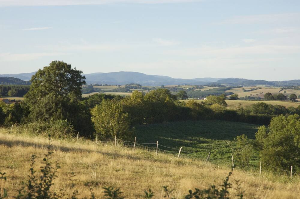 Photo of Outdoor in Issy-l'Eveque
