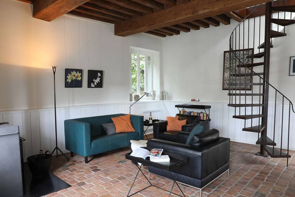 Photo of Livingroom in Issy-l'Eveque