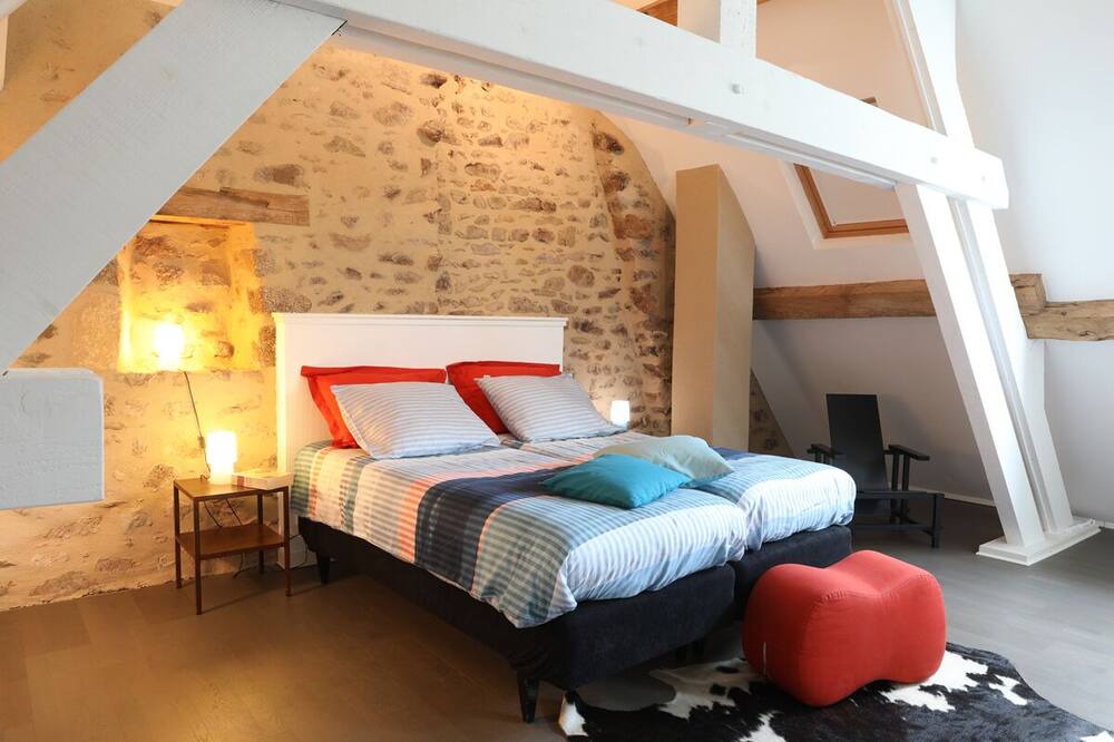 Photo of Bedroom in Issy-l'Eveque