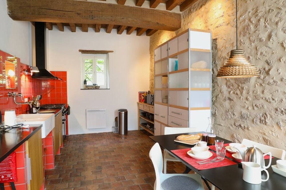 Photo of Kitchen in Issy-l'Eveque