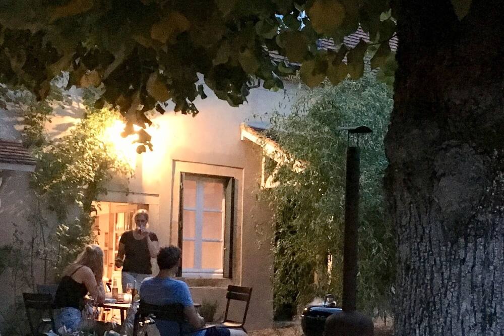Photo of Outdoor in Issy-l'Eveque