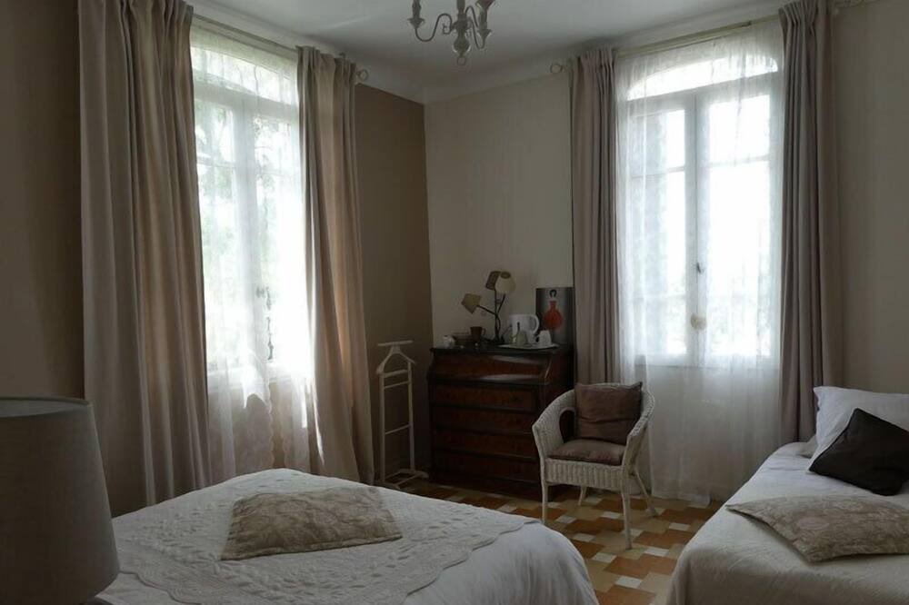 Photo of Bedroom in Caromb