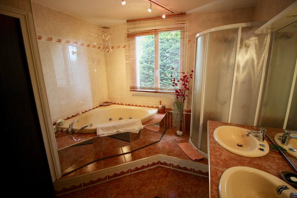 Photo of Bathroom in Toulaud