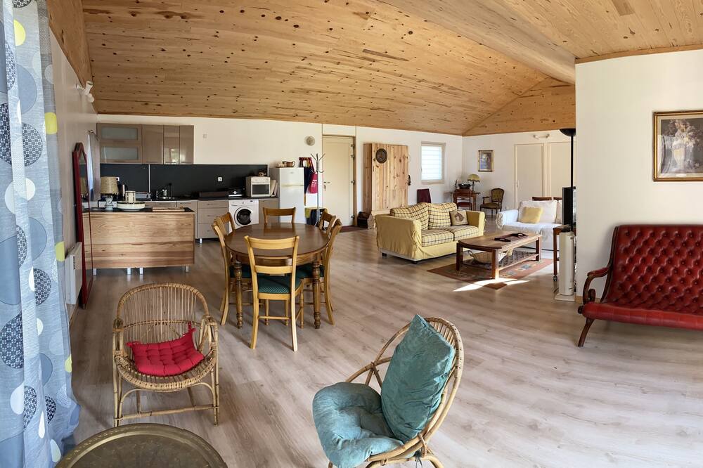Photo of Livingroom in Saint-Germain-Chassenay