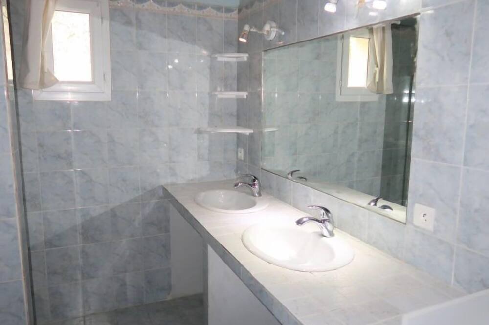 Photo of Bathroom in Valgorge