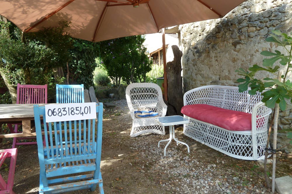 Photo of Patio Balcony in Piegros-la-Clastre
