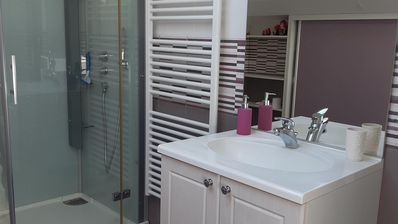 Photo of Bathroom in Dampierre-sur-Salon