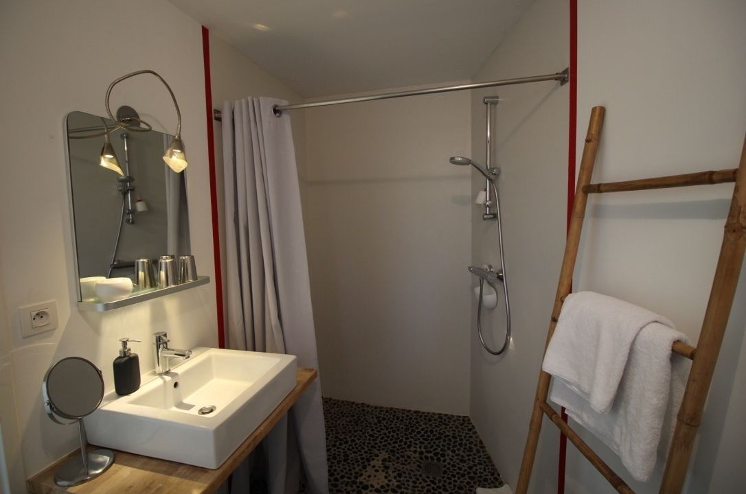 Photo of Bathroom in La Garde-Adhemar