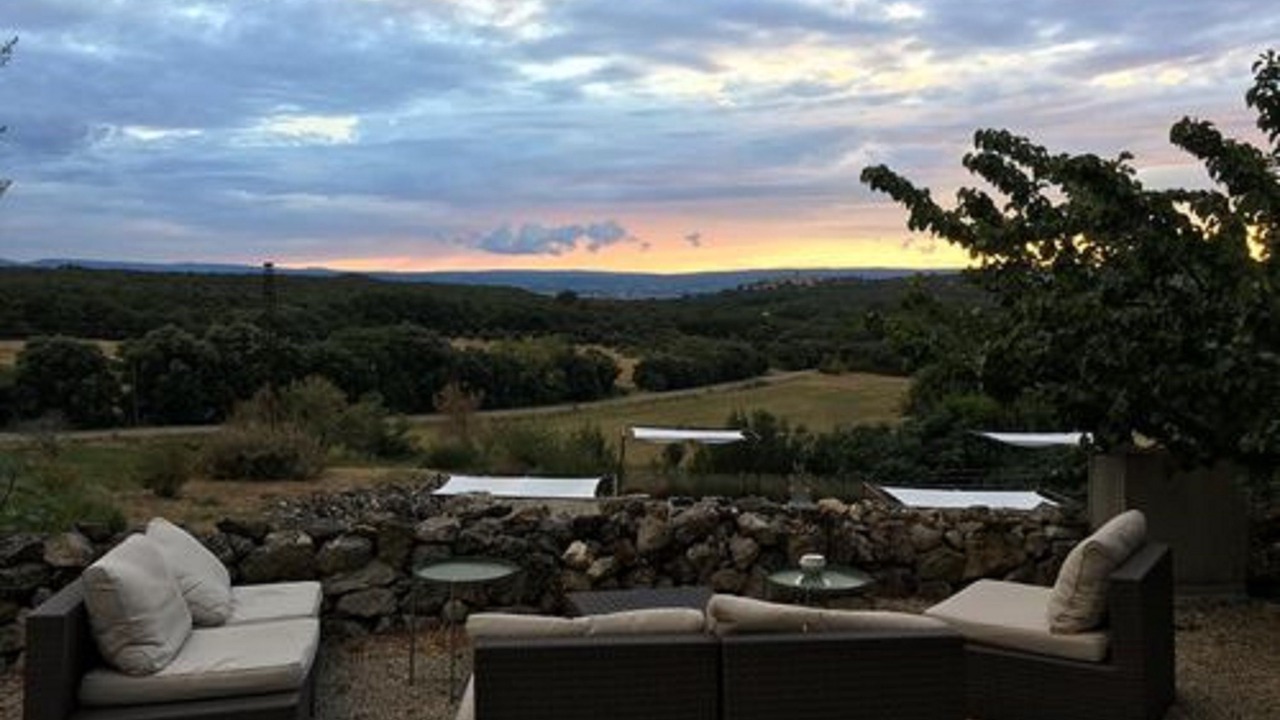 Photo of Patio Balcony in La Garde-Adhemar