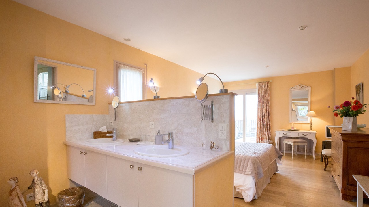 Photo of Bedroom in Beaune