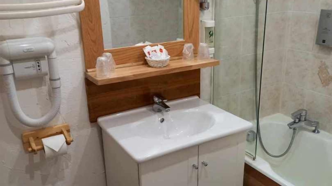 Photo of Bathroom in Saulieu