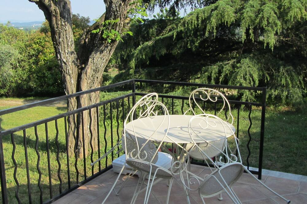 Photo of Patio Balcony in Saint-Marcel-d'Aredeche