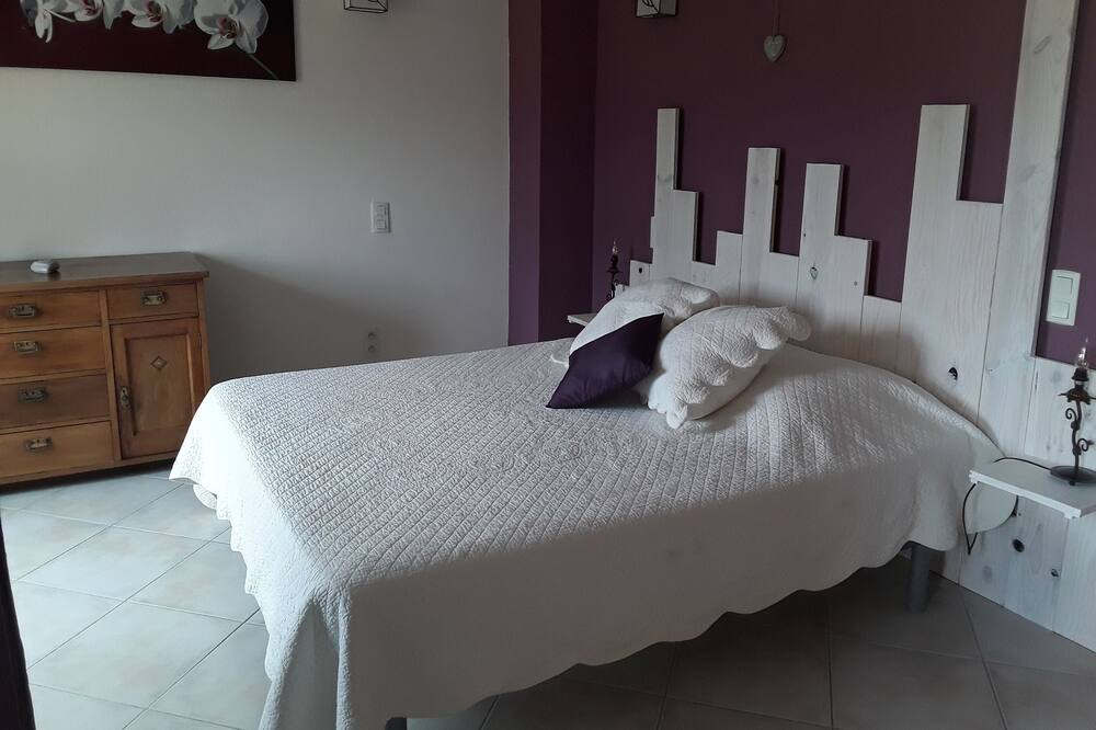 Photo of Bedroom in Beauvoisin