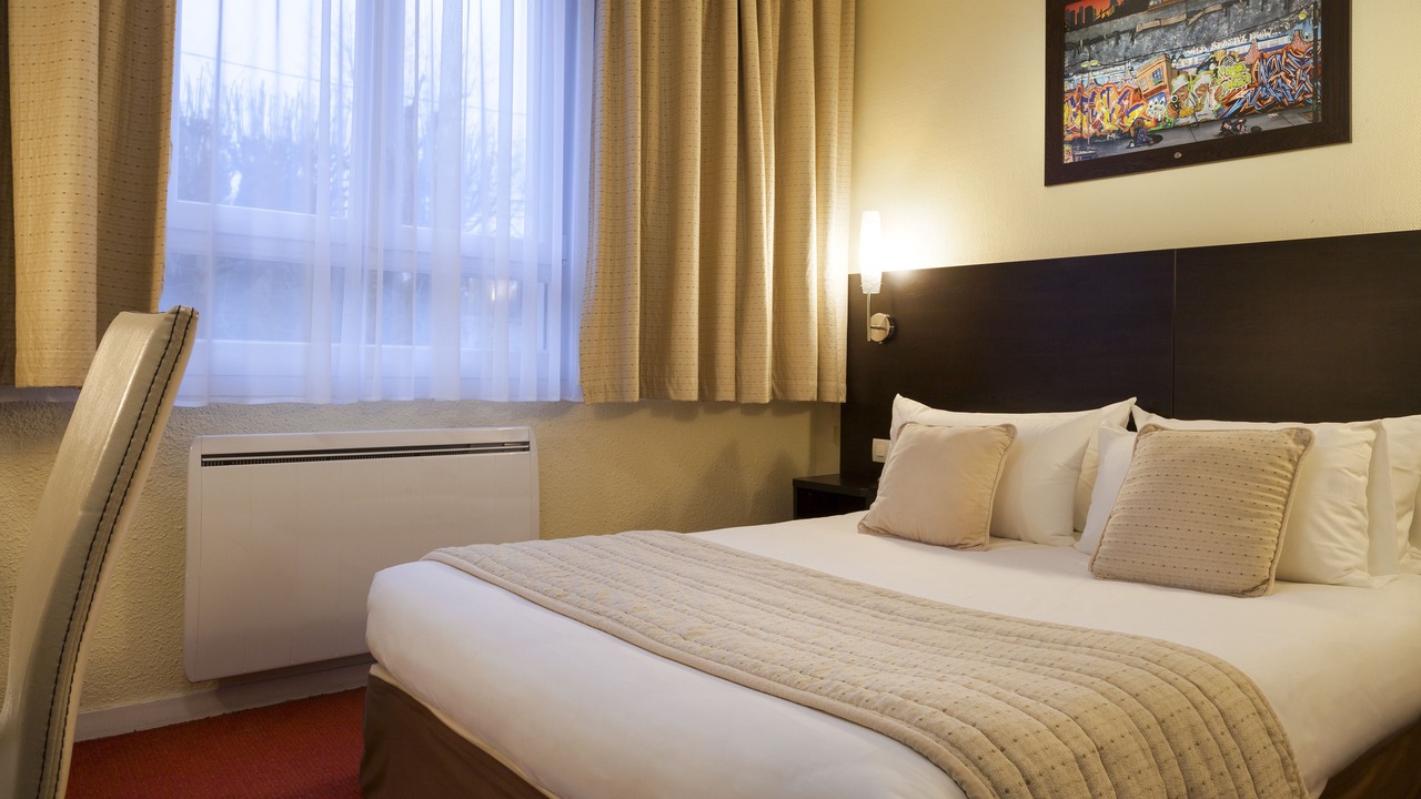 Photo of Bedroom in Draveil