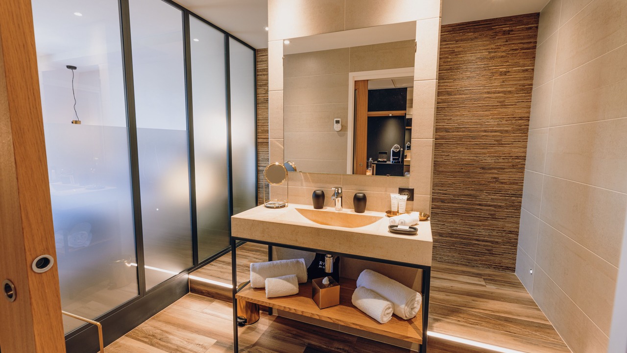 Photo of Bathroom in Beaune City Centre