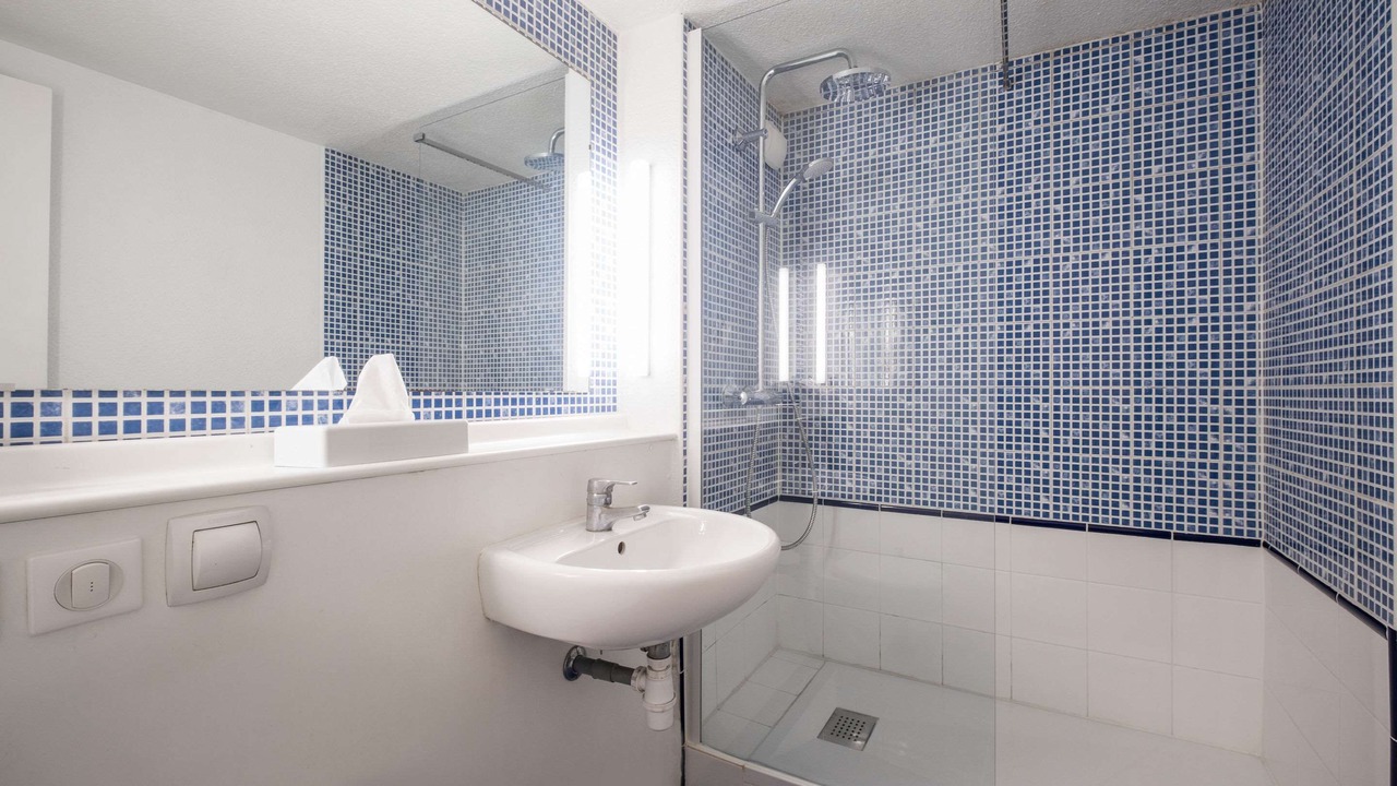 Photo of Bathroom in Rungis