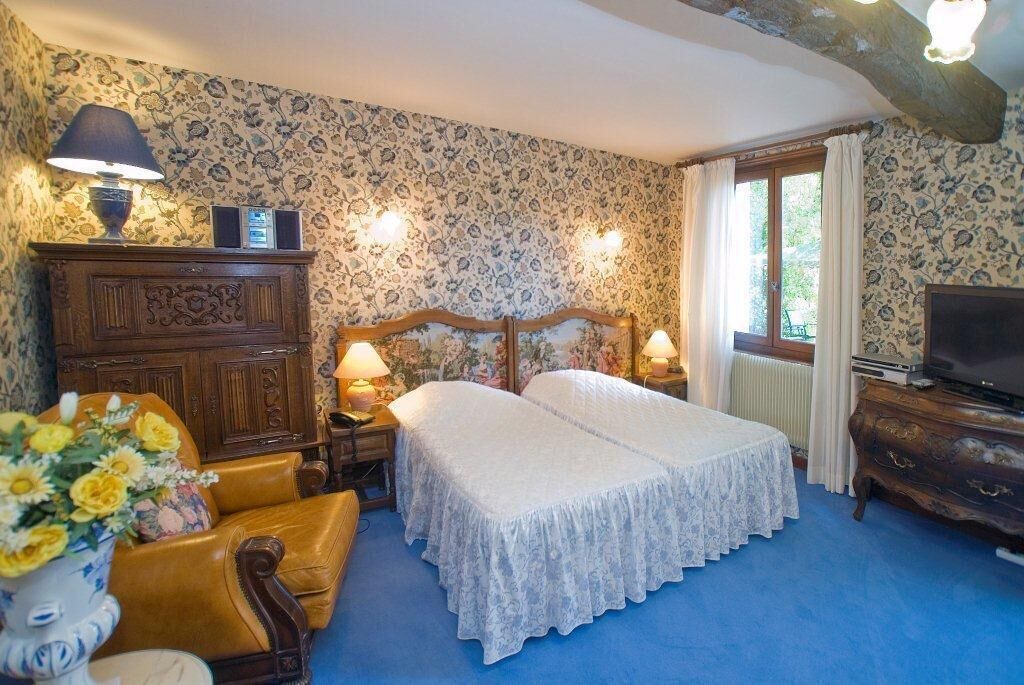 Photo of Bedroom in Replonges