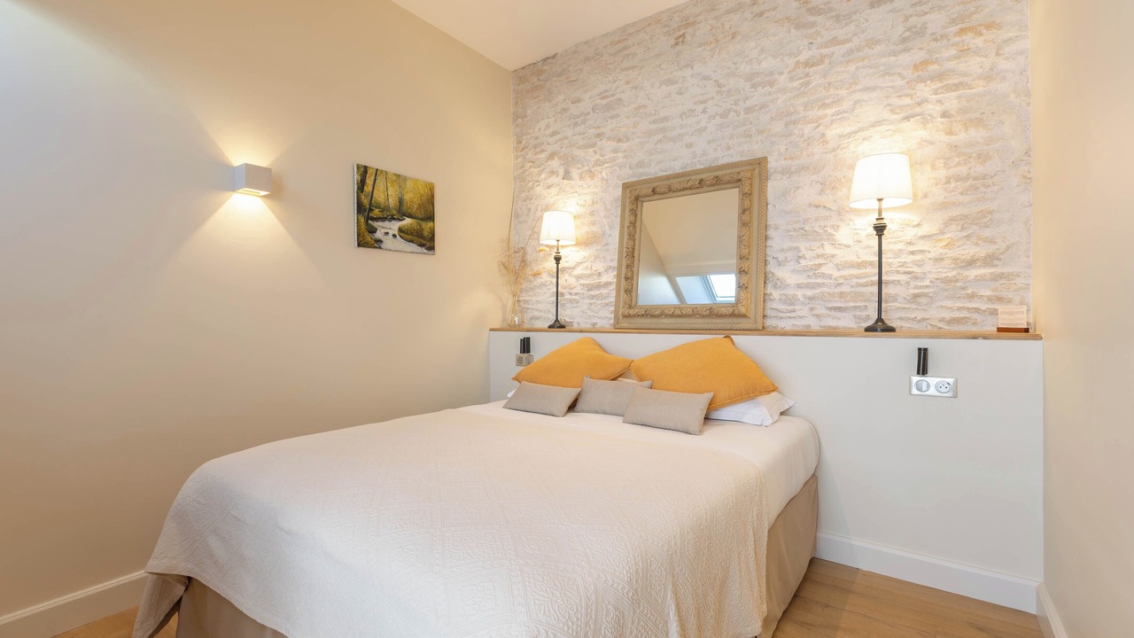 Photo of Bedroom in Aloxe-Corton