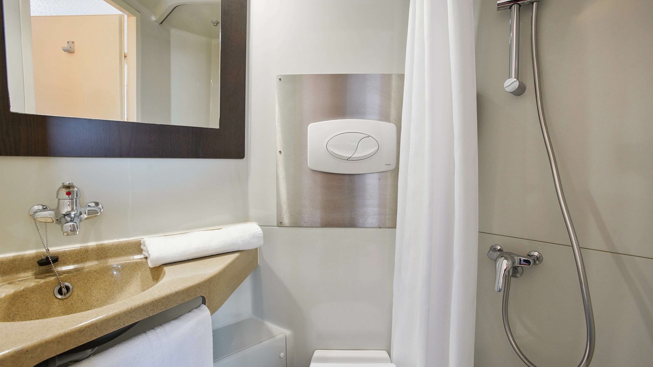Photo of Bathroom in Villejust