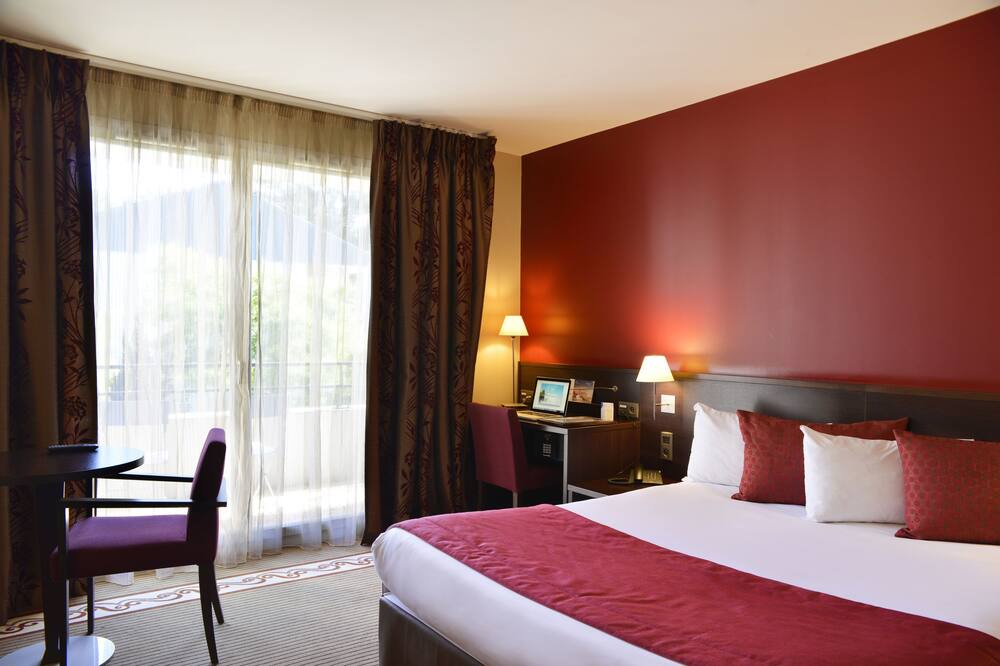 Photo of Bedroom in Divonne-les-Bains