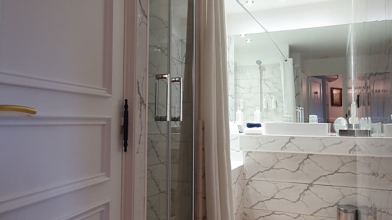 Photo of Bathroom in Tournus
