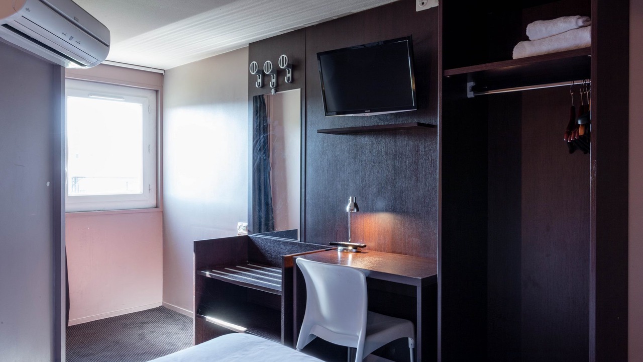 Photo of Bedroom in Bourg-les-Valence