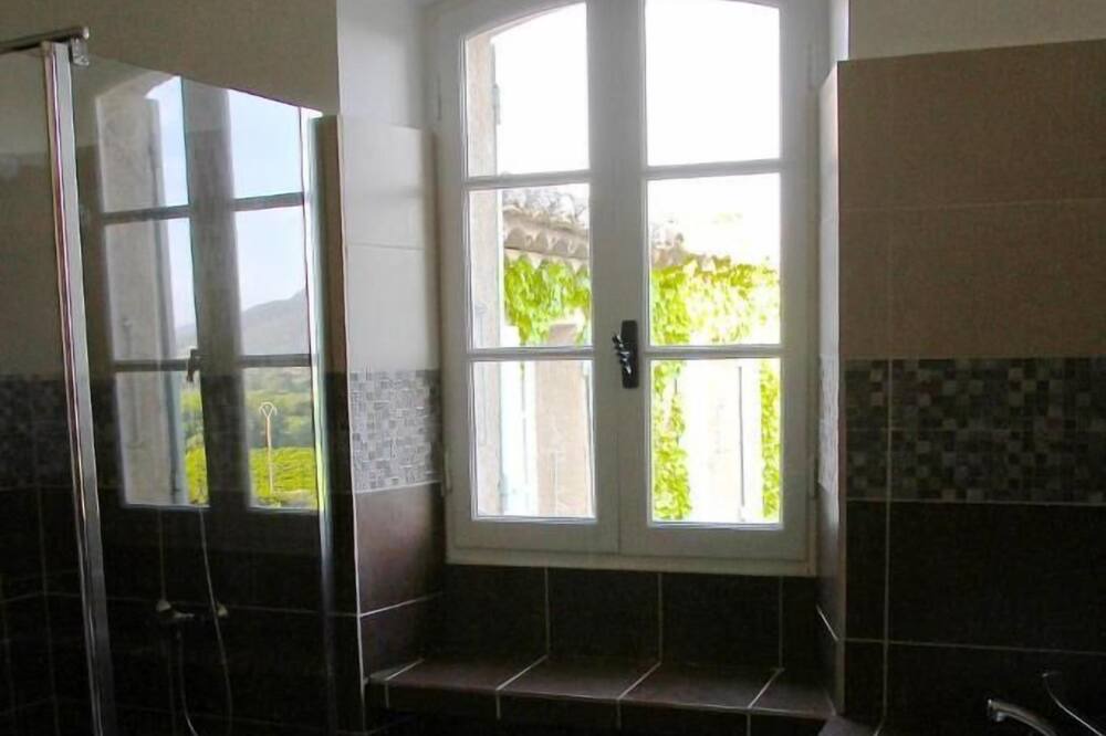Photo of Bathroom in Vaison-la-Romaine