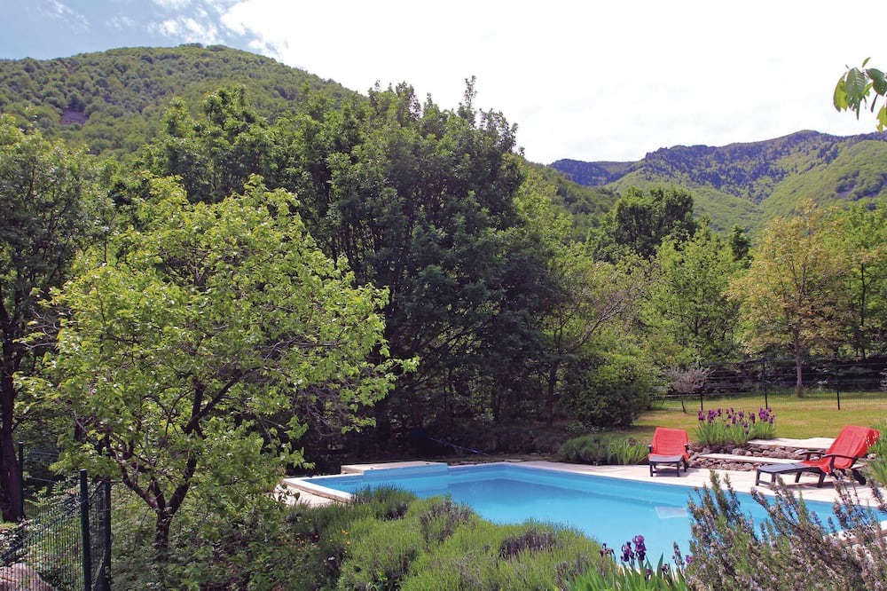 Photo of Outdoor in Mayres