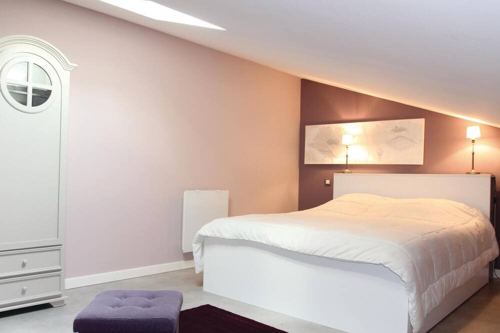 Photo of Bedroom in Saint-Restitut